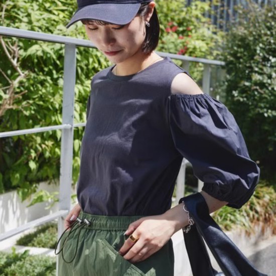 Tシャツ レディース ボリューム袖 肩出し パフスリーブ ブラウス 半袖 五分袖 カットソー ラウンドネック ボリューム カットワーク 個性的 2color ガーリー カジュアル おしゃれ かわいいT